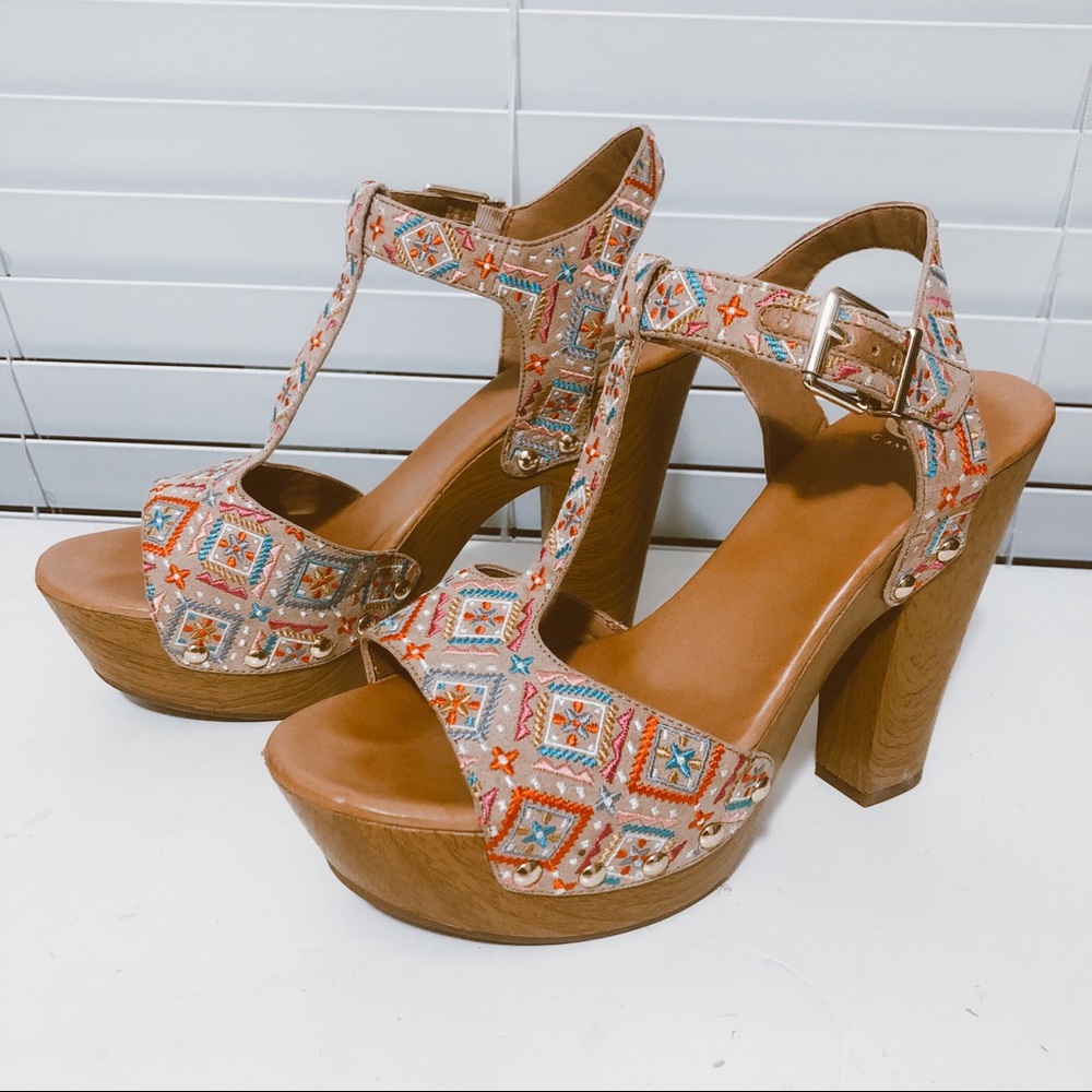 Gianni Bini Boho Embroidered Platform Sandals 9.5